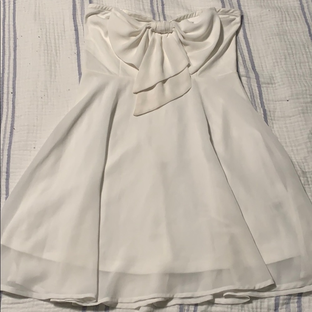 White strapless dress